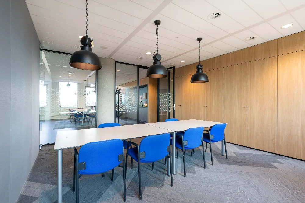 Minimalist Office Furniture and Workspaces: A Guide to Simplicity and Functionality